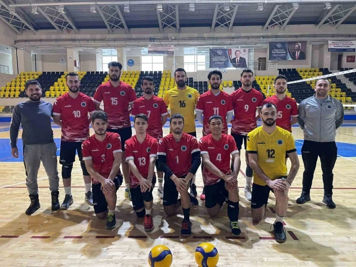 Siirt Belediyesi erkek voleybol takımı turnuvaya hazırlanıyor
