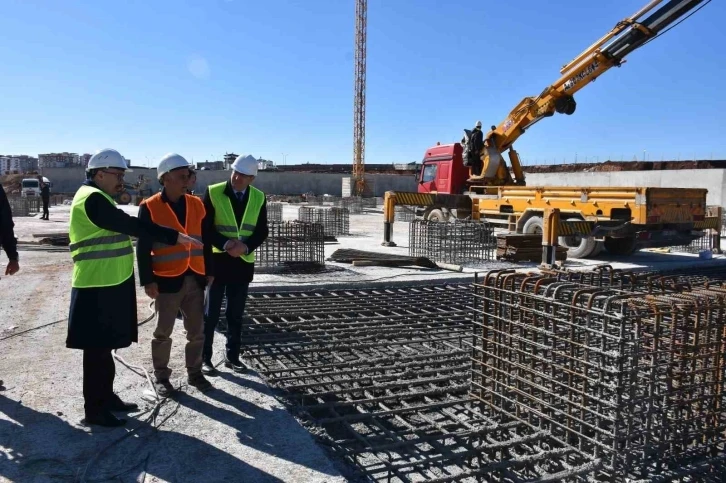 Siirt’te sağlık yatırımlarında çalışmalar sürüyor
