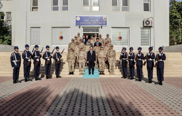 Siirt Valisi Kızılkaya, İl jandarma komutanından brifing aldı
