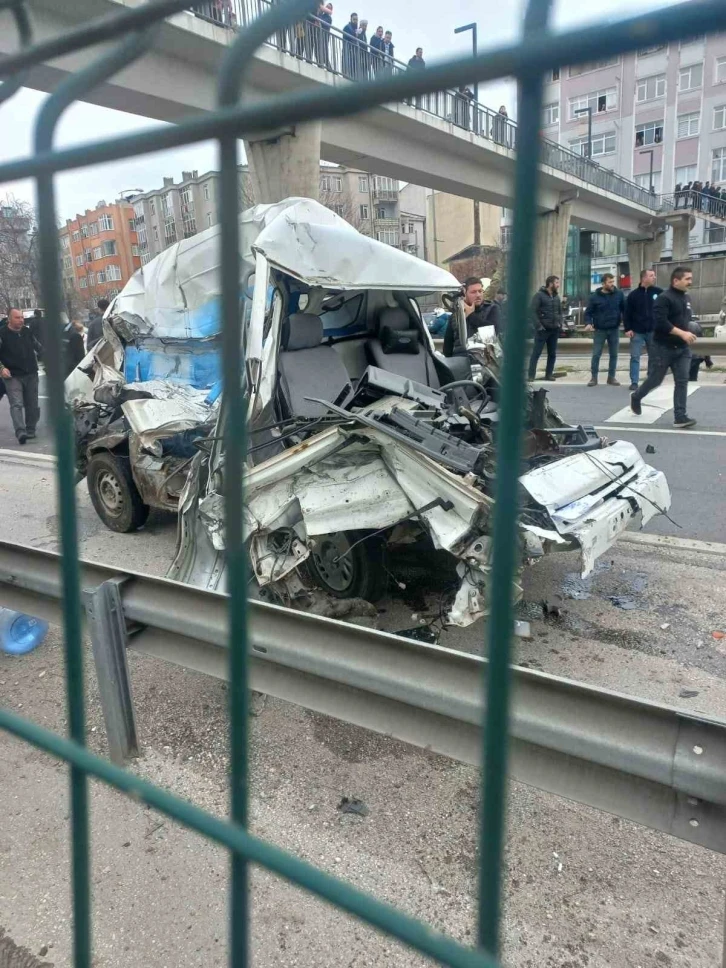 Silivri’de aralarında cezaevi personelini taşıyan servisin de olduğu zincirleme kazada 27 kişi yaralandı
