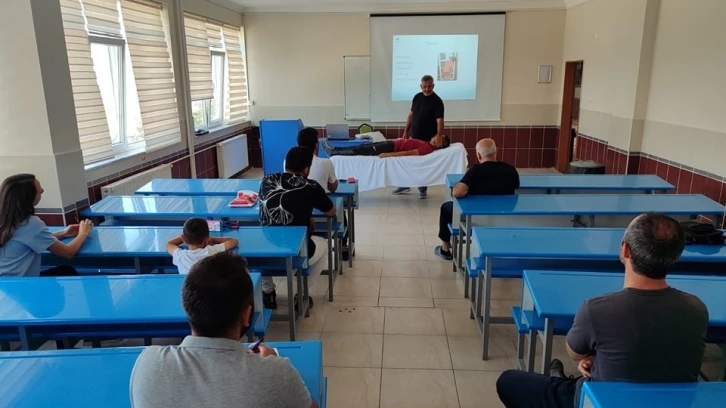 Simav’da "Lumbar Bölge Tedavisi" konulu workshop çalışması
