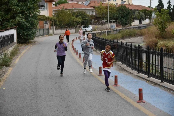 Sındırgı’da 100 genç 100. yıl için koştu
