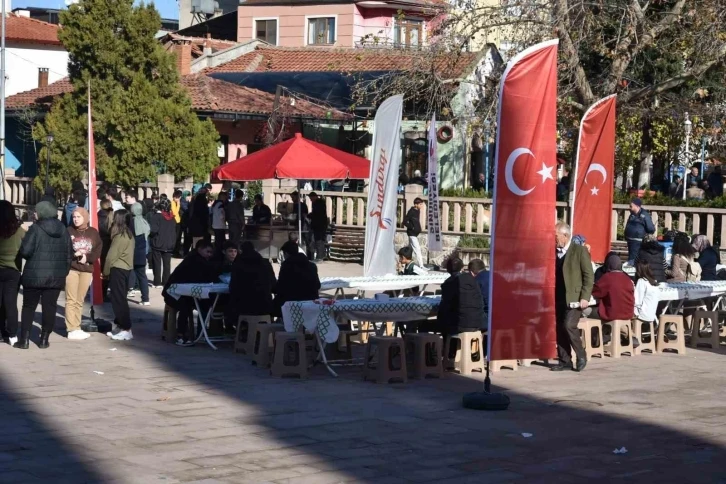 Sındırgı’da şehitler için lokma hayrı düzenlendi
