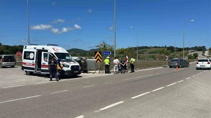 Sinop’ta 2 otomobil çarpıştı: 3 yaralı
