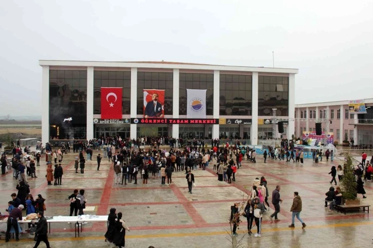 Geleneksel Hamsi Şenliği renkli anlara sahne oldu