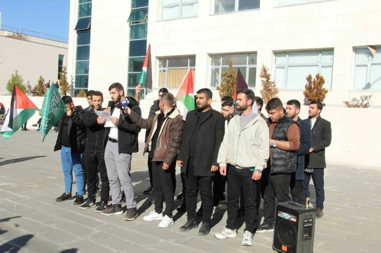 Şırnak’ta üniversite öğrencileri İsrail’i protesto etti
