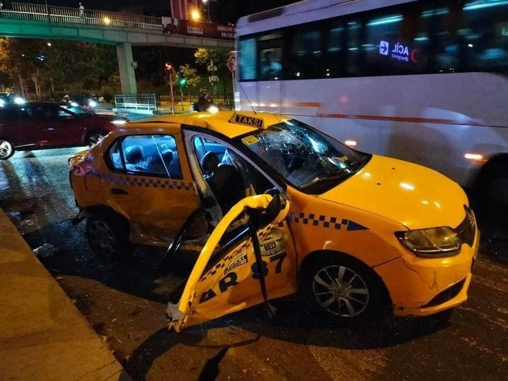 Şişli’de feci kaza: 1’i ağır 5 yaralı
