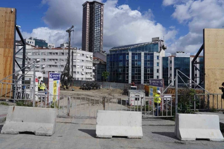 Şişli’deki gökdelen inşaatına beton bariyer
