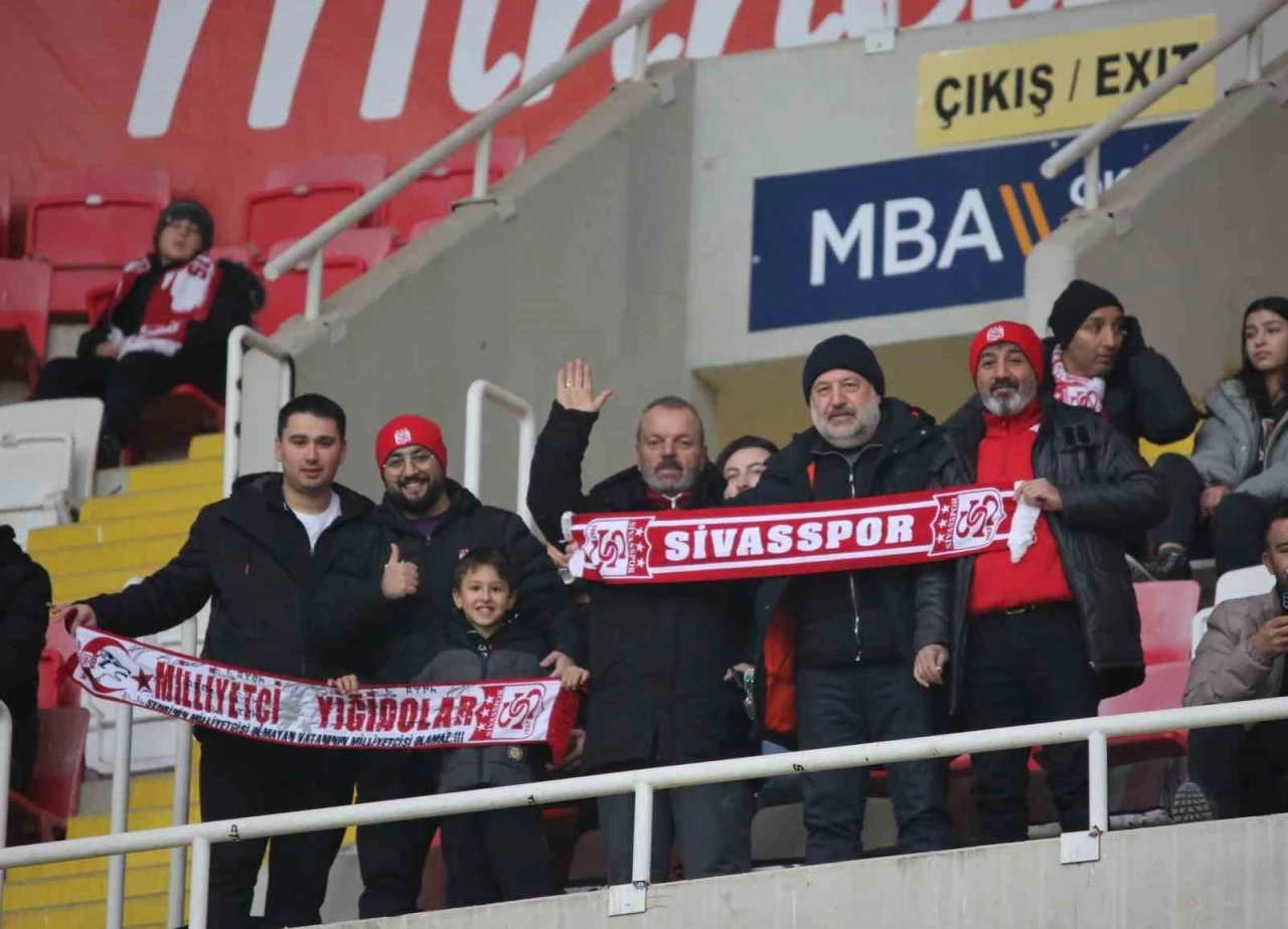 Sivassporlu taraftarlar maça yoğun ilgi gösterdi
