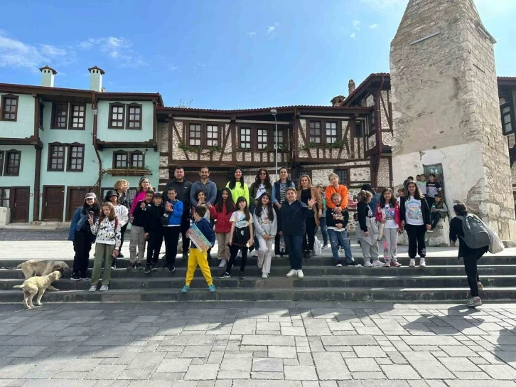 Sivrihisar turist akınına uğruyor
