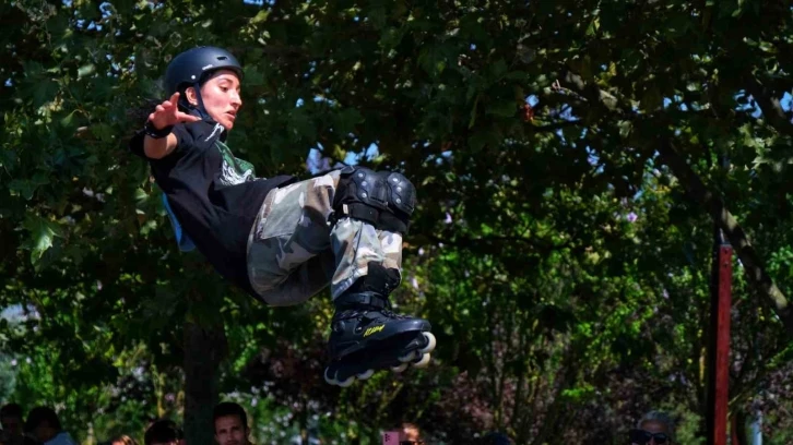 Skatepark Agresif Paten Yarışması nefes kesti