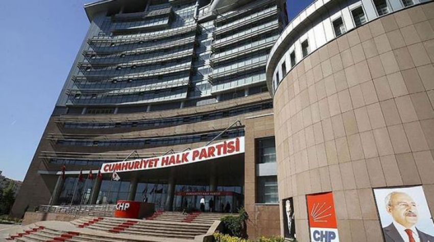 CHP'de şok istifa