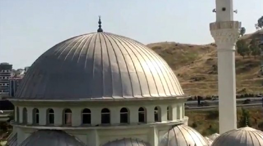 Minareden müzik çalınması skandalıyla ilgili bir kişi tutuklandı