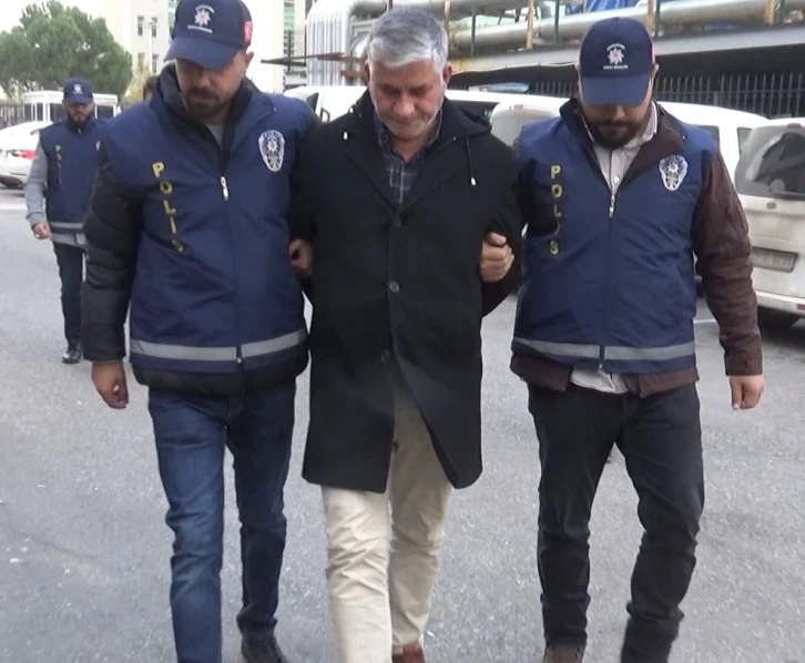 Sokak ortasında eşini öldüren eski polis adliyeye sevk edildi
