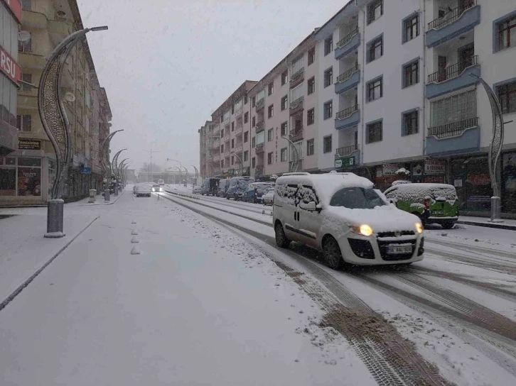 Sorgun’a yılın ilk karı düştü
