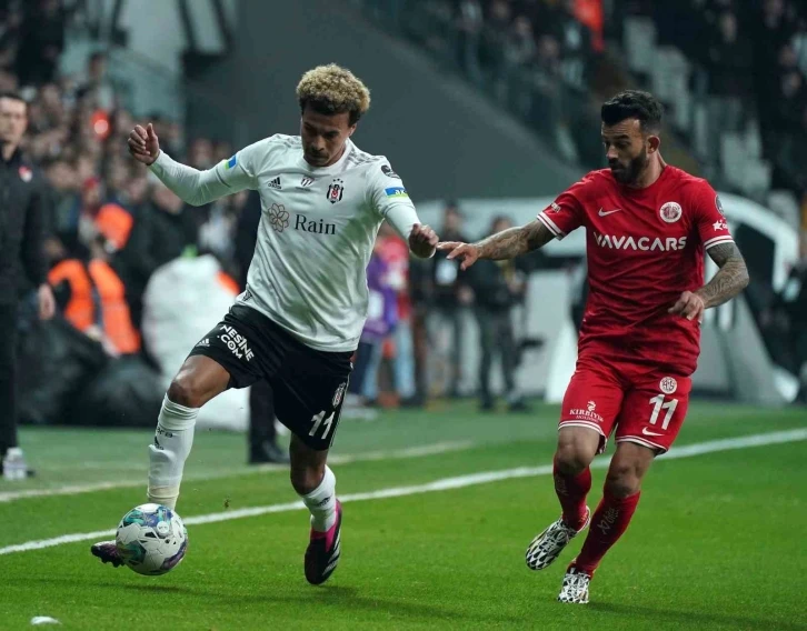 Spor Toto Süper Lig: Beşiktaş: 0 - Antalyaspor: 0 (İlk yarı)