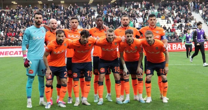 Spor Toto Süper Lig: Giresunspor: 0 - Başakşehir: 4 (İlk yarı)
