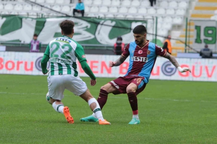 Spor Toto Süper Lig: Konyaspor: 1 - Trabzonspor: 1 (İlk yarı)
