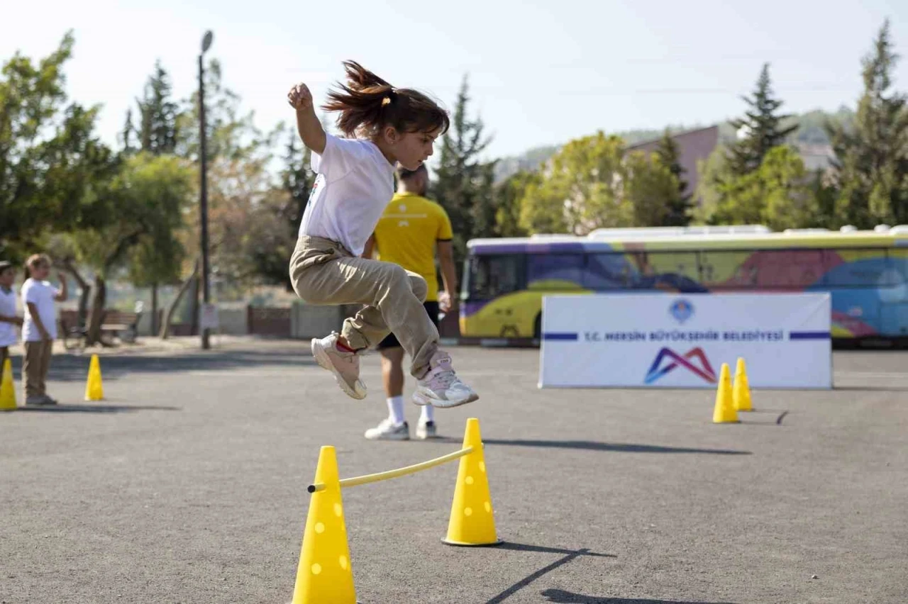 Sporbus aracı, kırsal bölgelerdeki çocukları sporla buluşturuyor
