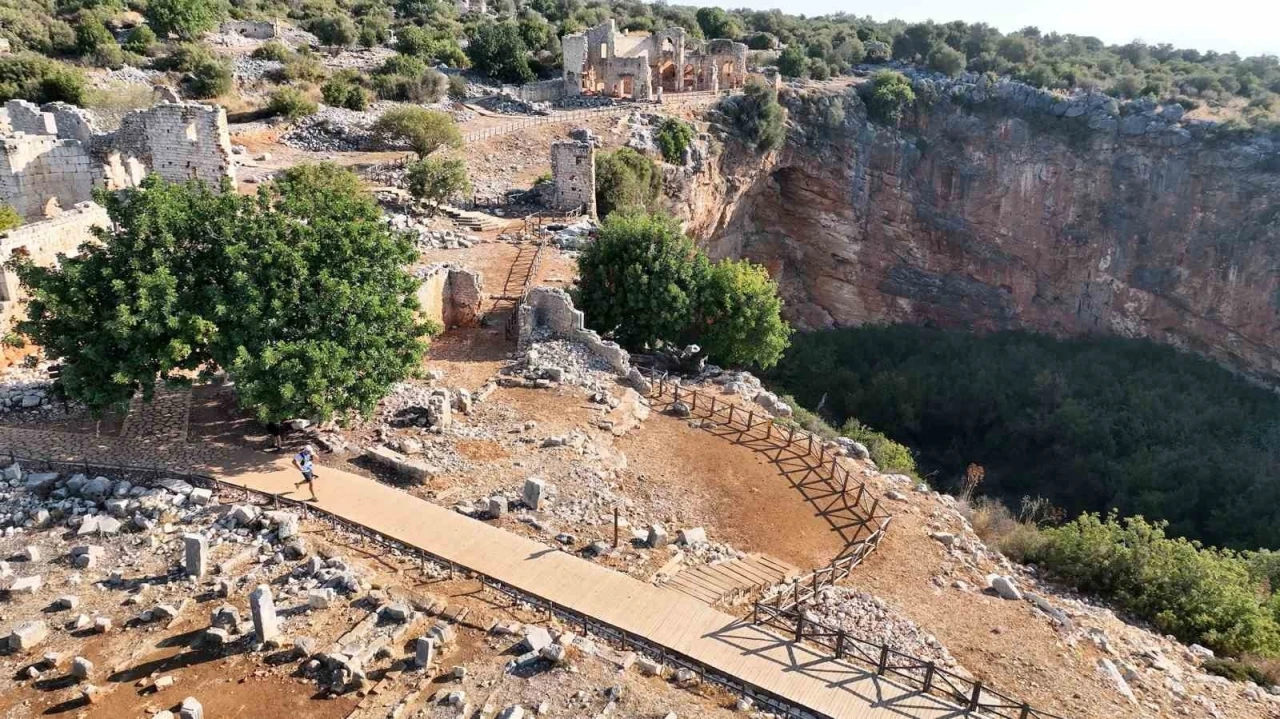 Sporcular, Mersin’in antik tarihi ve eşsiz doğasında koştu
