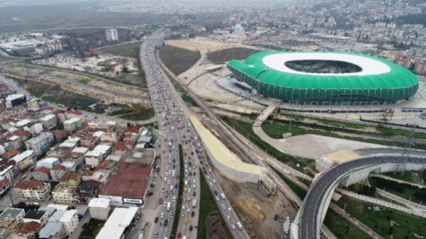 Bursa'da trafik kilitlendi