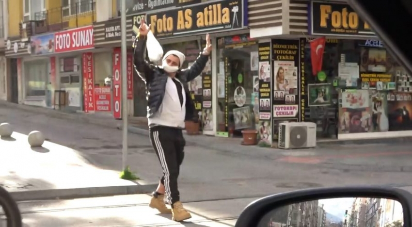 Altıparmak Caddesi'ni karıştıran alkollü genç...