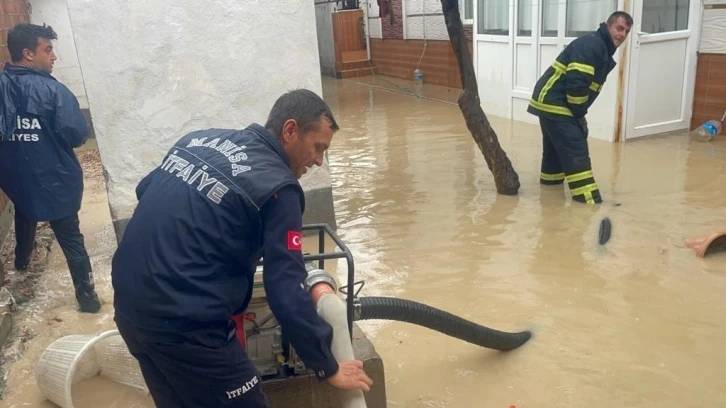 Su baskınlarına itfaiye ve MASKİ’den anında müdahale
