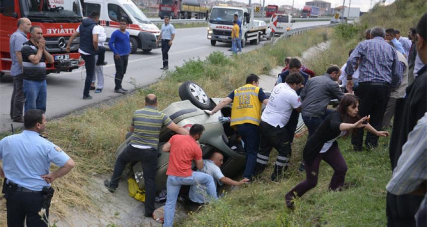 Direksiyon hakimiyetini kaybetti: 6 yaralı