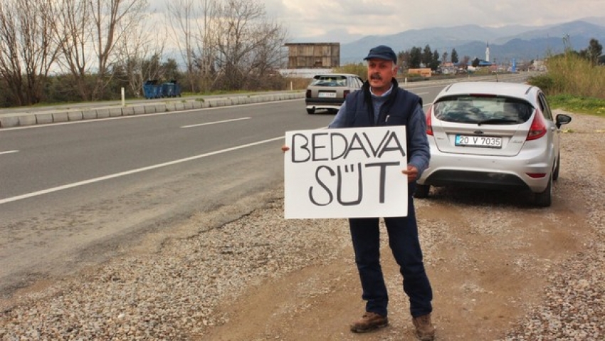 300 litre sütü tepki için bedava dağıttı!