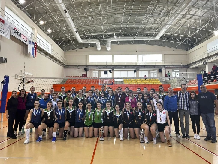 SUBÜ’den kadın ve erkek voleybolda ikincilik