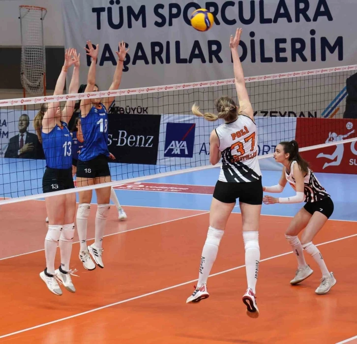 Çukurova Belediyespor set vermeden kazandı 