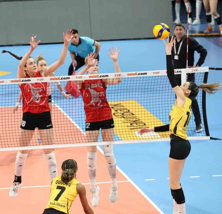 Sultanlar Ligi: Vakıfbank: 3 - THY: 1
