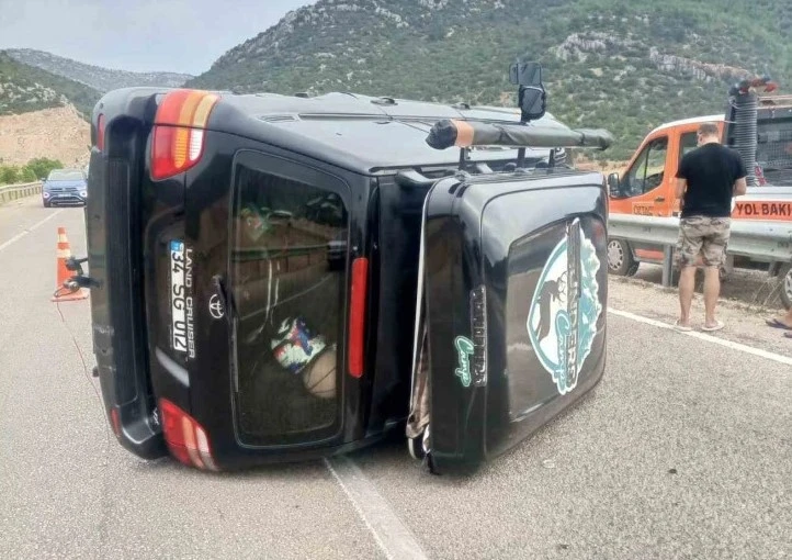 Sümer Ezgü Antalya’da kaza geçirdi