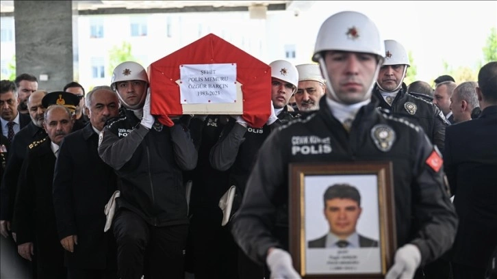 Suriye'deki patlamada şehit olan polis memurları Barçın ve Barutçu son yolculuğuna uğurlandı