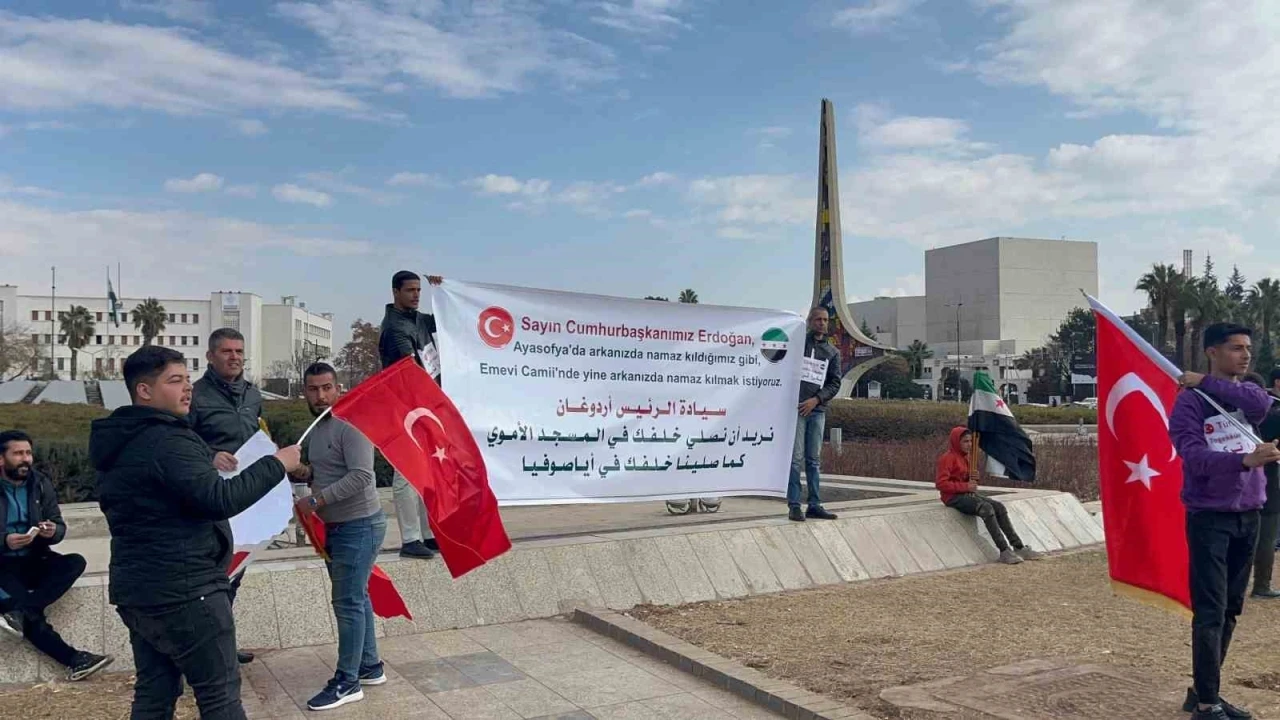 Suriyeliler, Cumhurbaşkanı Erdoğan’ı Emevi Camii’ne davet etti
