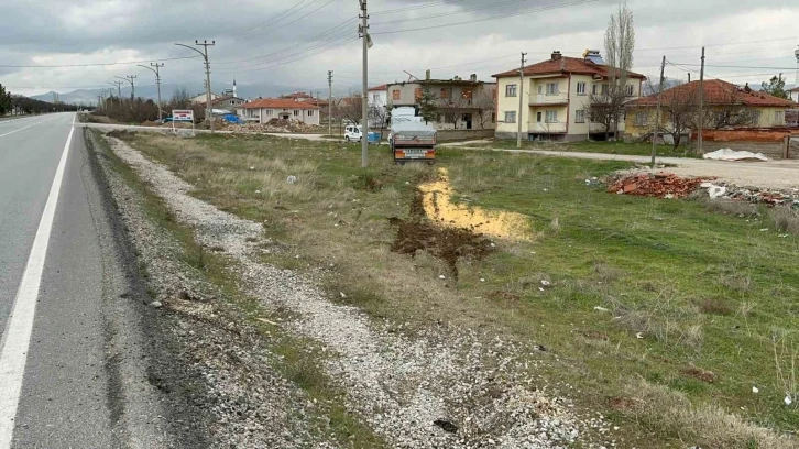 Sürücü yaptığı manevra ile mısır yüklü tırı devrilmekten kurtardı
