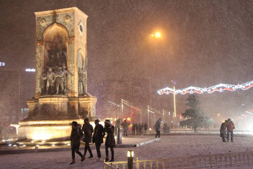 Taksim bembeyaz