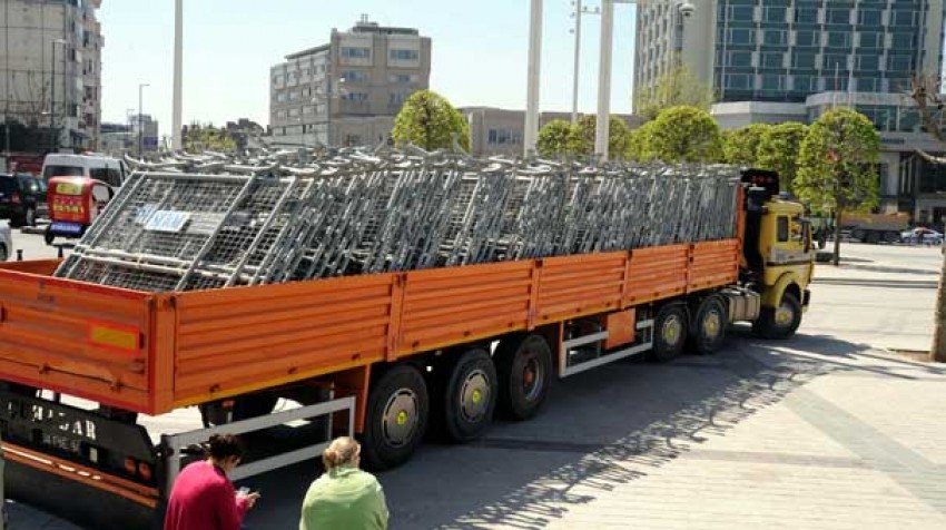 Taksim'de, 1 Mayıs güvenlik önlemi hazırlıkları