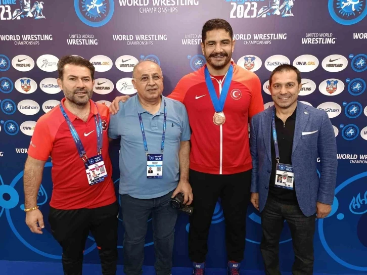 Taha Akgül: "2024 Paris Olimpiyatları’nda ülkemiz için elimizden gelenin en iyisini yapmaya çalışacağız"
