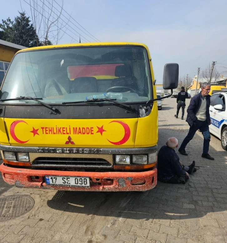 Tankeri tamir ederken altında kaldı
