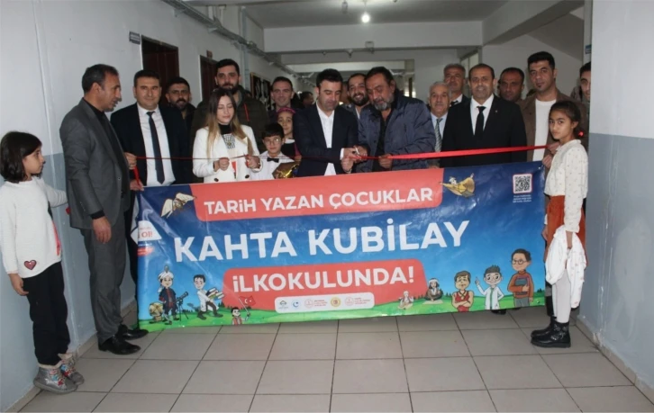 Tarih Yazan Çocuklar projesinde kitap ağacı kuruldu
