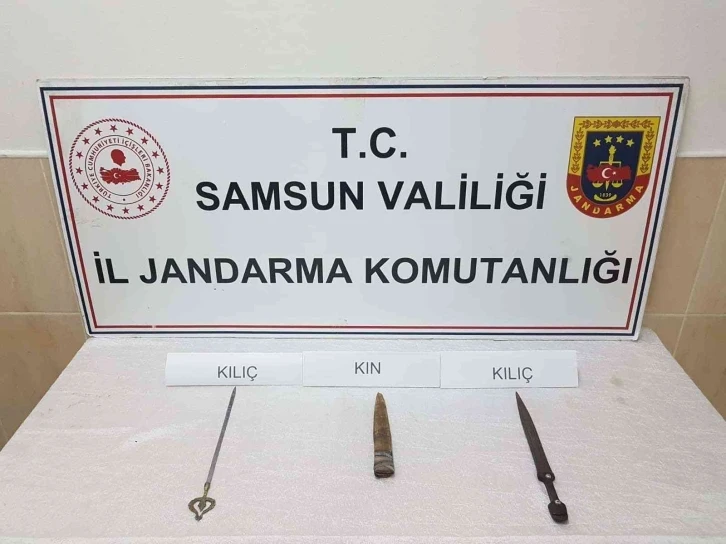 Tarihi eserleri satmaya uğraşırken yakalandı