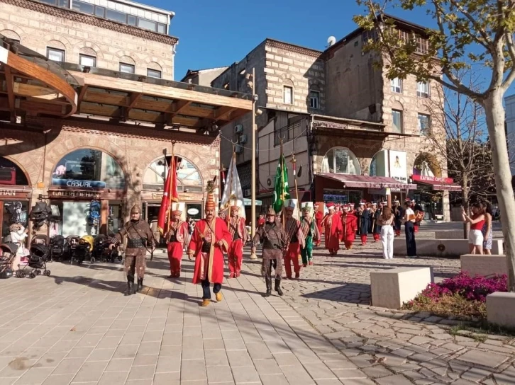 Bursa Tarihi Hanlar Bölgesi’nde kültür sanat buluşmaları sürüyor