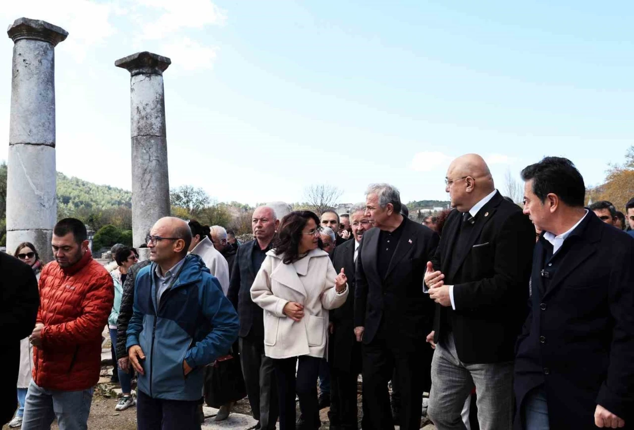 Tarihi Kentler Birliği üyeleri Stratonikeia’yı gezdi
