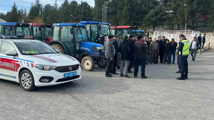 Tarım aracı sürücülerine bilgilendirme toplantısı
