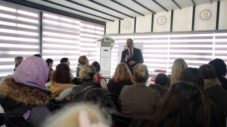 Tarsus’ta kadınlar sağlıklı yaşam konusunda bilgilendiriliyor
