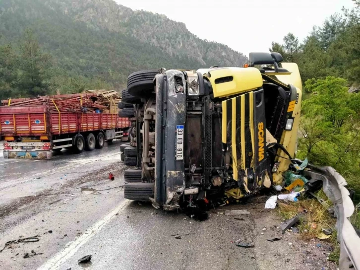 Tarsus’ta trafik kazasında 5 kişi yaralandı
