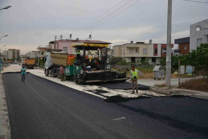 Tarsus’ta yol yapım çalışmaları sürüyor
