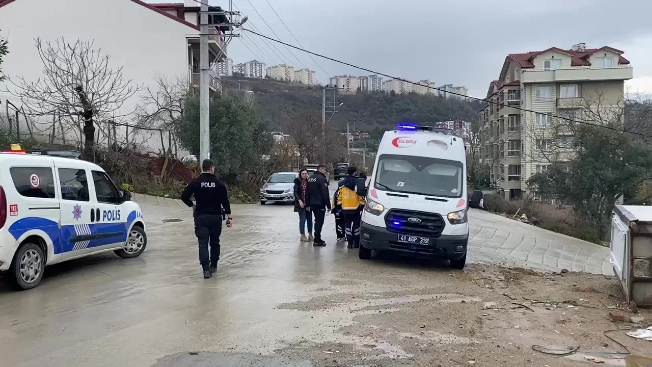 Tartıştığı kocasını omzundan bıçakladı
