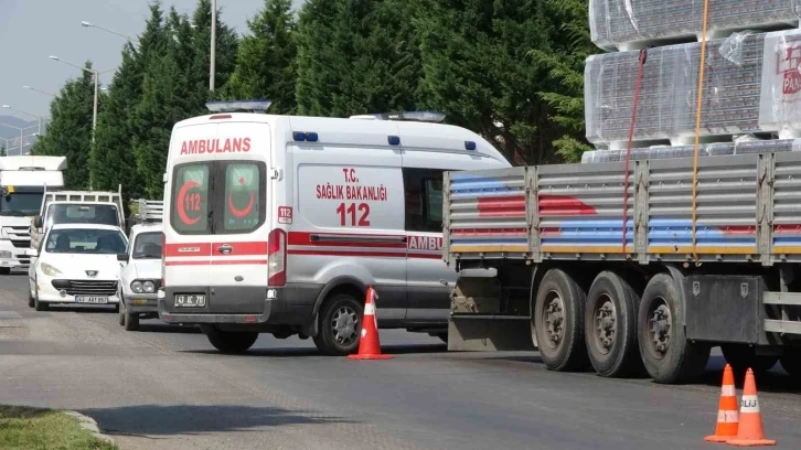 Tavşanlı’da otomobil ile güneş paneli yükle tır çarpıştı: 1 yaralı
